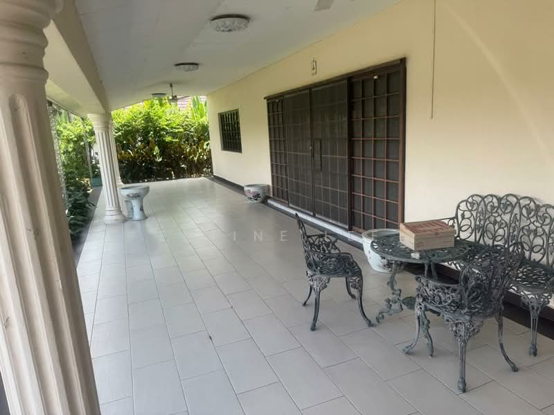 Rumah Berkembar untuk Dijual di Seksyen 12 (Petaling Jaya) - Elaine Lee - Exterior - PropertyGuru.com.my