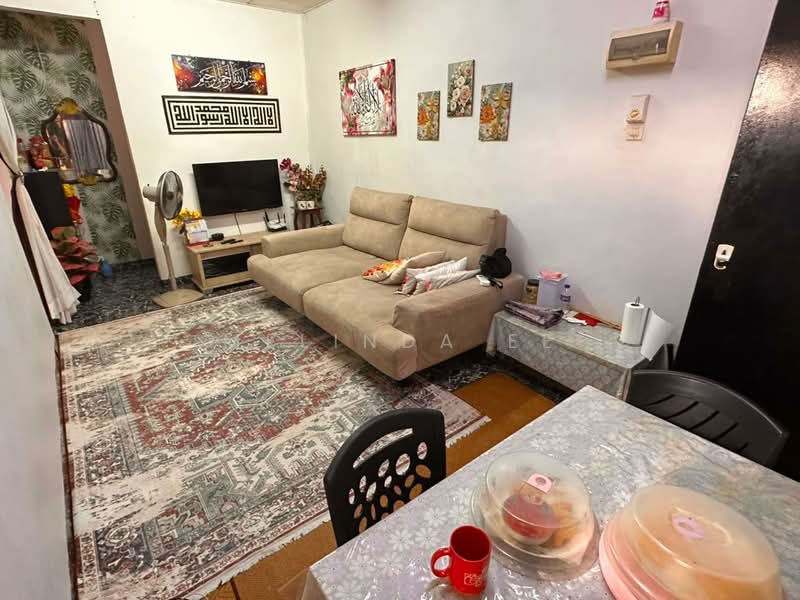 Rumah Flat untuk Dijual di Kenari - Melinda Ee - Living Room - PropertyGuru.com.my