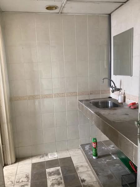 Shop / Office untuk Disewa di Bandar Puteri Puchong (Puchong) - Abbie Lee - Bathroom - PropertyGuru.com.my