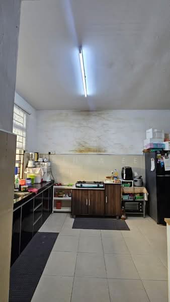 Rumah Teres 2-Tingkat untuk Dijual di Taman Bukit Dahlia (Pasir Gudang) - Melinda Ee - Kitchen - PropertyGuru.com.my