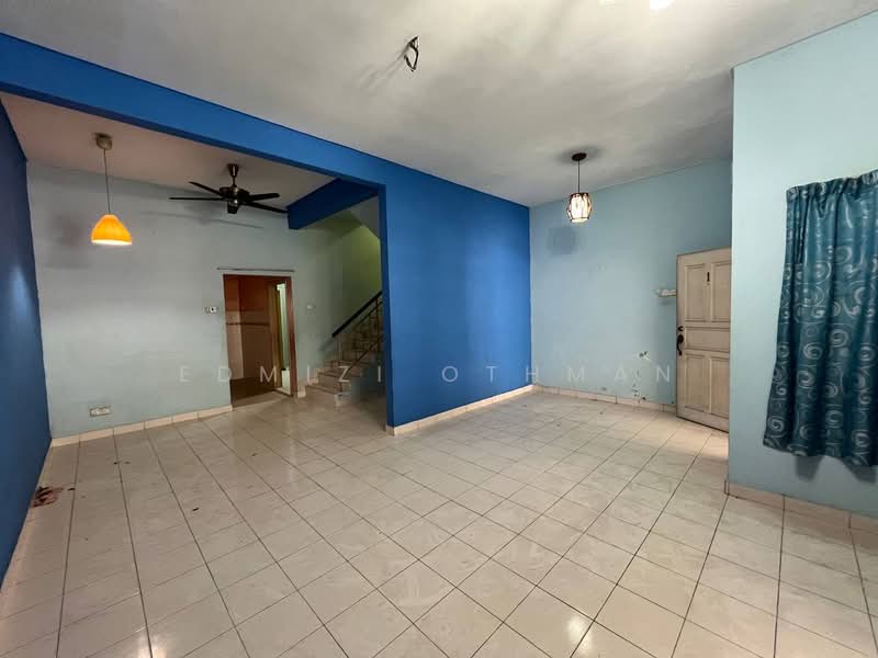 Rumah Teres untuk Dijual di Bandar Puteri Klang (Klang) - Edmizi Othman - Living Room - PropertyGuru.com.my
