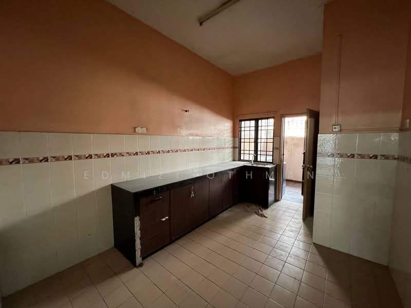Rumah Teres untuk Dijual di Bandar Puteri Klang (Klang) - Edmizi Othman - Kitchen - PropertyGuru.com.my