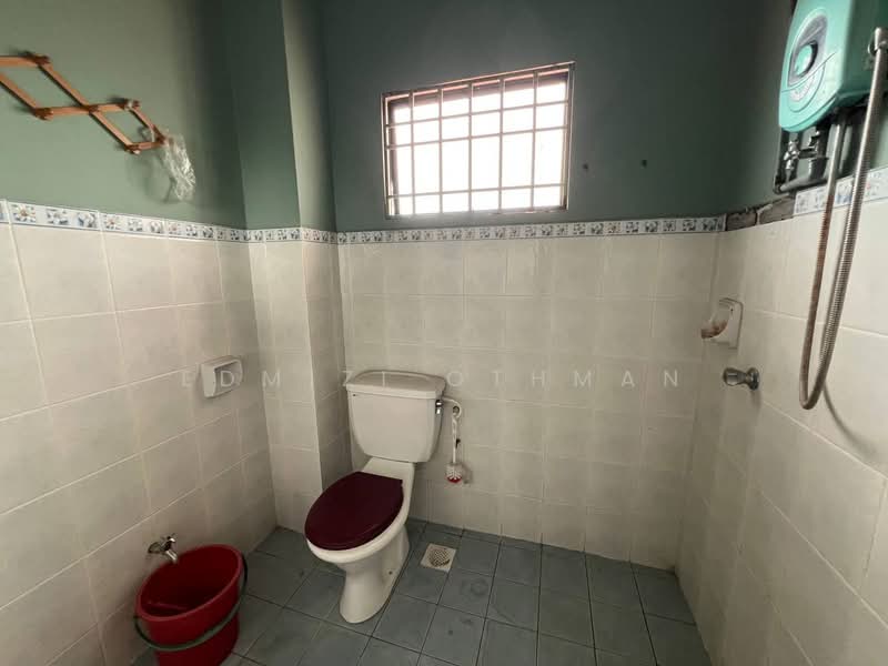 Rumah Teres untuk Dijual di Bandar Puteri Klang (Klang) - Edmizi Othman - Bathroom - PropertyGuru.com.my