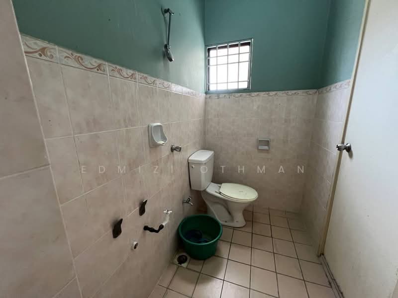 Rumah Teres untuk Dijual di Bandar Puteri Klang (Klang) - Edmizi Othman - Bathroom - PropertyGuru.com.my