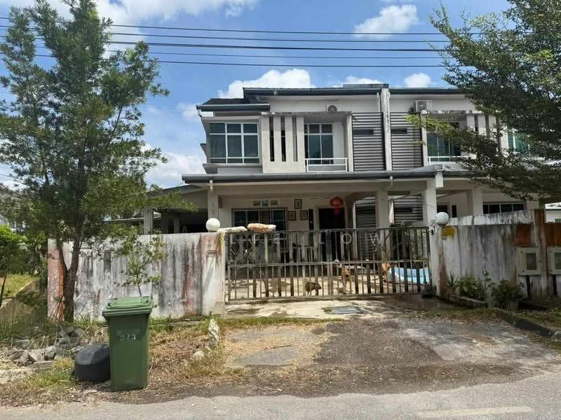 Rumah Berkembar untuk Dijual di Central City Uni-Central (Samarahan) - Leslie Low - Exterior - PropertyGuru.com.my