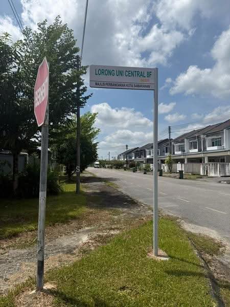 Rumah Berkembar untuk Dijual di Central City Uni-Central (Samarahan) - Leslie Low - Exterior - PropertyGuru.com.my