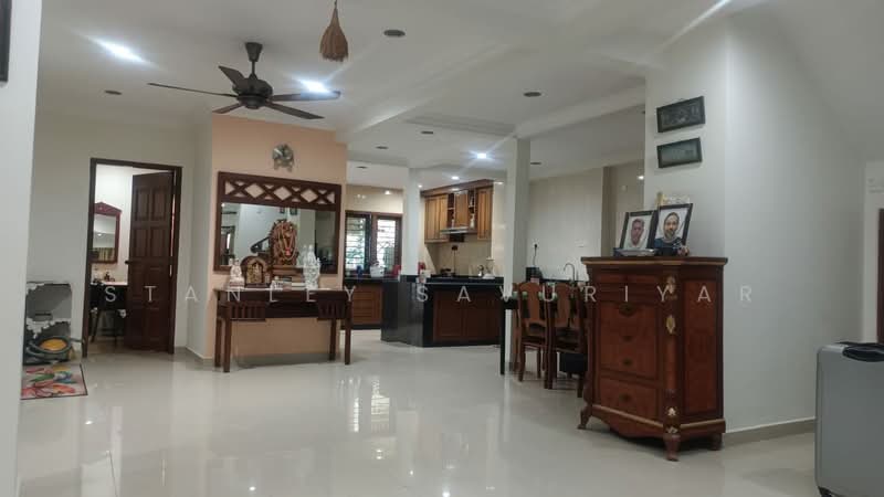 Rumah Teres 2-Tingkat untuk Dijual di Taman Desa (Kuala Lumpur) - Stanley Savuriyar - Living Room - PropertyGuru.com.my