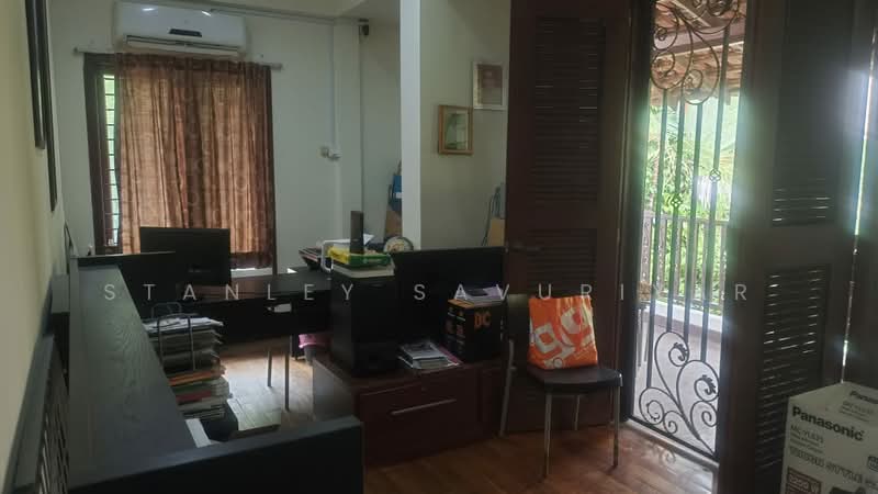 Rumah Teres 2-Tingkat untuk Dijual di Taman Desa (Kuala Lumpur) - Stanley Savuriyar - Study - PropertyGuru.com.my