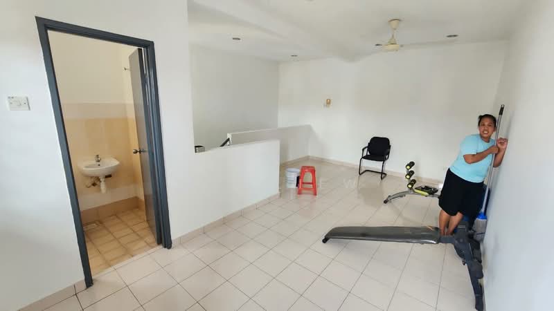 2.5-storey Terraced House for Rent in Bandar Putra Permai (Seri Kembangan) - Wei Liew - Bathroom - PropertyGuru.com.my