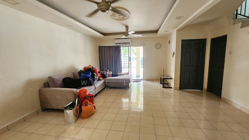 2.5-storey Terraced House for Rent in Bandar Putra Permai (Seri Kembangan) - Wei Liew - Living Room - PropertyGuru.com.my
