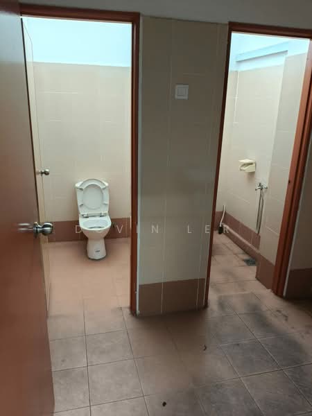 Kilang Teres untuk Disewa di Taman Mount Austin (Tebrau) - Dovin Ler - Bathroom - PropertyGuru.com.my
