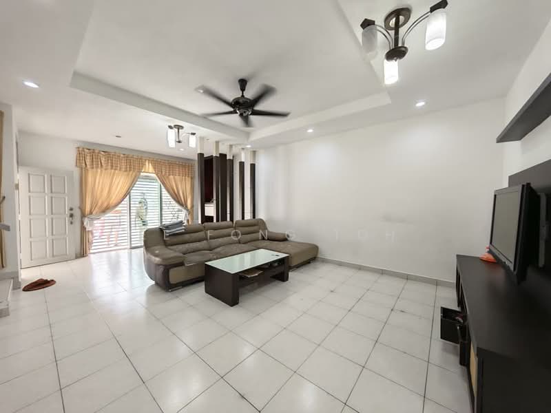 2-storey Terraced House for Sale in Taman Bestari Indah (Ulu Tiram) - Ee Fong Toh - Living Room - PropertyGuru.com.my