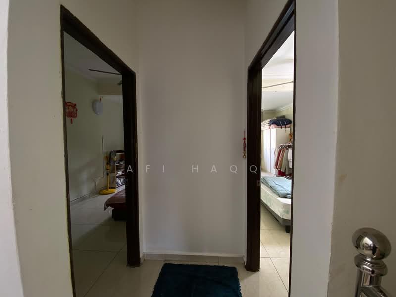 Rumah Teres 2-Tingkat untuk Dijual di Bandar Putra Permai (Seri Kembangan) - Afi Haqq - Corridor - PropertyGuru.com.my