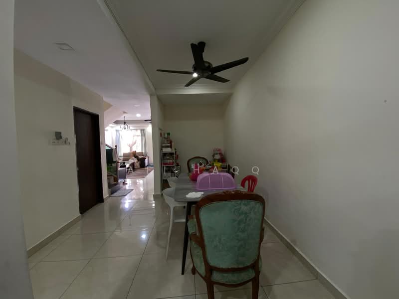 Rumah Teres 2-Tingkat untuk Dijual di Bandar Putra Permai (Seri Kembangan) - Afi Haqq - Living Room - PropertyGuru.com.my