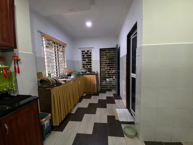 Rumah Teres 2-Tingkat untuk Dijual di Bandar Putra Permai (Seri Kembangan) - Afi Haqq - Kitchen - PropertyGuru.com.my