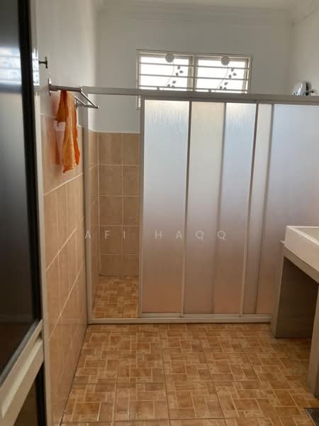 Rumah Teres 2-Tingkat untuk Dijual di Bandar Putra Permai (Seri Kembangan) - Afi Haqq - Bathroom - PropertyGuru.com.my