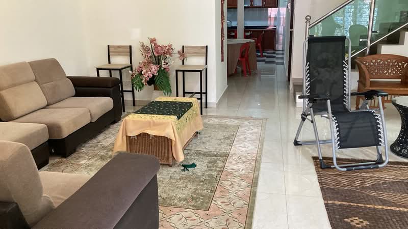 Rumah Teres 2-Tingkat untuk Dijual di Bandar Putra Permai (Seri Kembangan) - Afi Haqq - Living Room - PropertyGuru.com.my