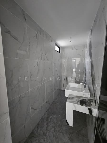 Cluster House for Sale in Bandar Uda Utama (Johor Bahru) - Ee Fong Toh - Bathroom - PropertyGuru.com.my