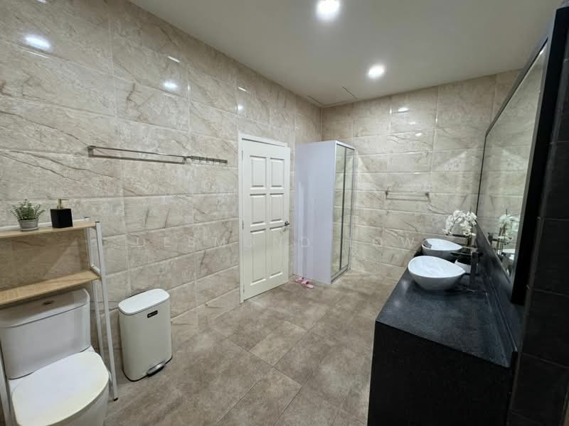 Bungalow House untuk Disewa di Taman Ampang Utama (Ampang) - Desmond Low - Bathroom - PropertyGuru.com.my