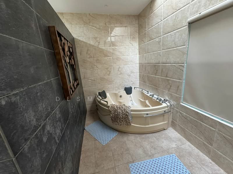 Bungalow House untuk Disewa di Taman Ampang Utama (Ampang) - Desmond Low - Bathroom - PropertyGuru.com.my