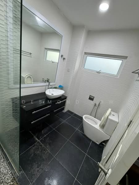 Bungalow House untuk Disewa di Taman Ampang Utama (Ampang) - Desmond Low - Bathroom - PropertyGuru.com.my