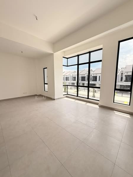Rumah Teres 2-Tingkat untuk Dijual di Setia Eco Cascadia (Tebrau) - Kuu Chin - Living Room - PropertyGuru.com.my