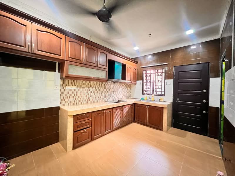 Rumah Teres 1.5-Tingkat untuk Dijual di Bandar Bukit Raja (Klang) - AZMAN ZAKARIA - Kitchen - PropertyGuru.com.my