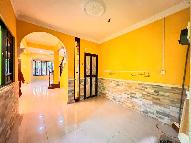 Rumah Teres 1.5-Tingkat untuk Dijual di Bandar Bukit Raja (Klang) - AZMAN ZAKARIA - Living Room - PropertyGuru.com.my