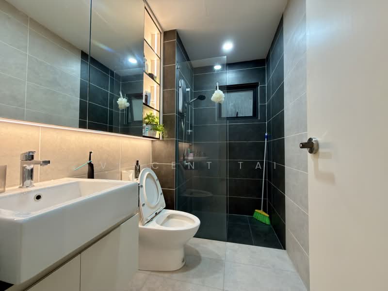 Kediaman Servis untuk Dijual di M Oscar - Vincent Tai - Bathroom - PropertyGuru.com.my