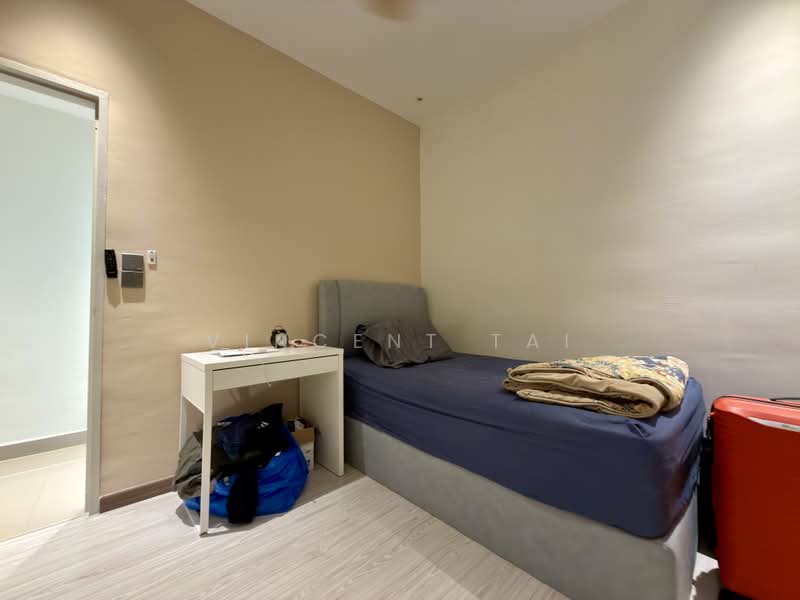 Kediaman Servis untuk Dijual di M Oscar - Vincent Tai - Bedroom - PropertyGuru.com.my