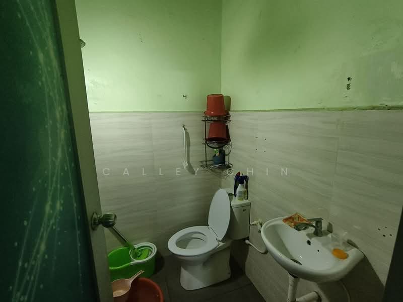 Rumah Teres 1-Tingkat untuk Dijual di Taman Kota Masai (Pasir Gudang) - Calley Chin - Bathroom - PropertyGuru.com.my