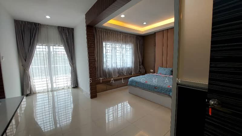 Bungalow House untuk Dijual di Taman Bukit Kempas (Tampoi) - Crystal Chan - Bedroom - PropertyGuru.com.my