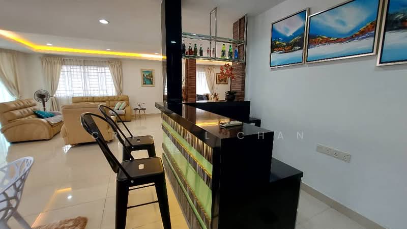 Bungalow House untuk Dijual di Taman Bukit Kempas (Tampoi) - Crystal Chan - Living Room - PropertyGuru.com.my
