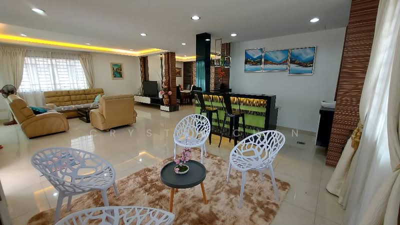 Bungalow House untuk Dijual di Taman Bukit Kempas (Tampoi) - Crystal Chan - Living Room - PropertyGuru.com.my