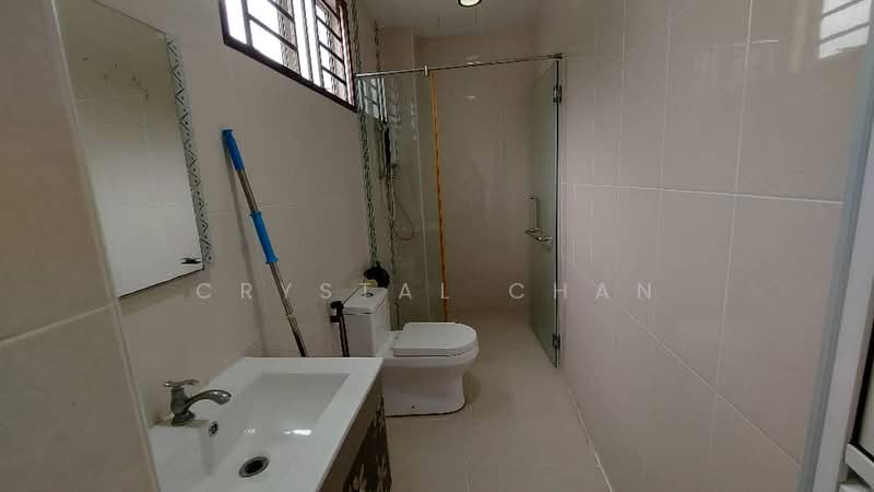 Bungalow House untuk Dijual di Taman Bukit Kempas (Tampoi) - Crystal Chan - Bathroom - PropertyGuru.com.my