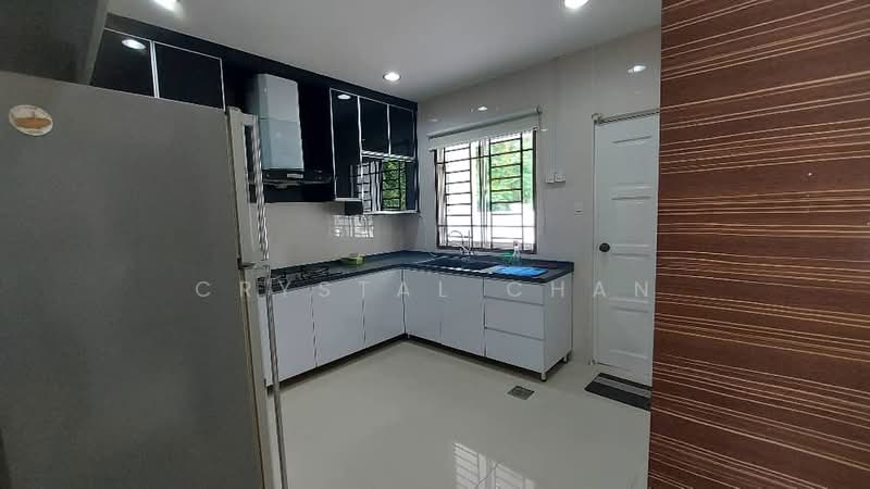 Bungalow House untuk Dijual di Taman Bukit Kempas (Tampoi) - Crystal Chan - Kitchen - PropertyGuru.com.my