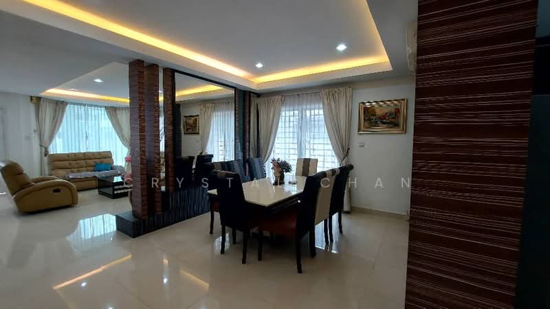 Bungalow House untuk Dijual di Taman Bukit Kempas (Tampoi) - Crystal Chan - Living Room - PropertyGuru.com.my