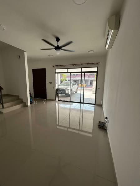 2-storey Terraced House for Sale in Setia Safiro (Cyberjaya) - Dylan Lai - Living Room - PropertyGuru.com.my