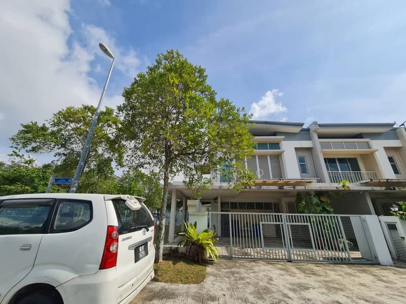 Rumah Teres 2-Tingkat untuk Dijual di Bandar Saujana Putra (Tanjong Duabelas) - Elyn Soo - Exterior - PropertyGuru.com.my