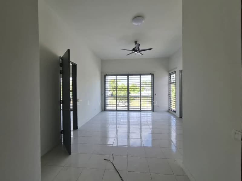 Rumah Teres 2-Tingkat untuk Dijual di Bandar Saujana Putra (Tanjong Duabelas) - Elyn Soo - Living Room - PropertyGuru.com.my