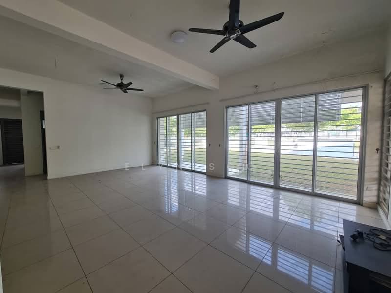 Rumah Teres 2-Tingkat untuk Dijual di Bandar Saujana Putra (Tanjong Duabelas) - Elyn Soo - Living Room - PropertyGuru.com.my