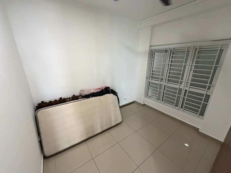 Kediaman Servis untuk Dijual di Seasons Amara Larkin - Danny Yap - Bedroom - PropertyGuru.com.my
