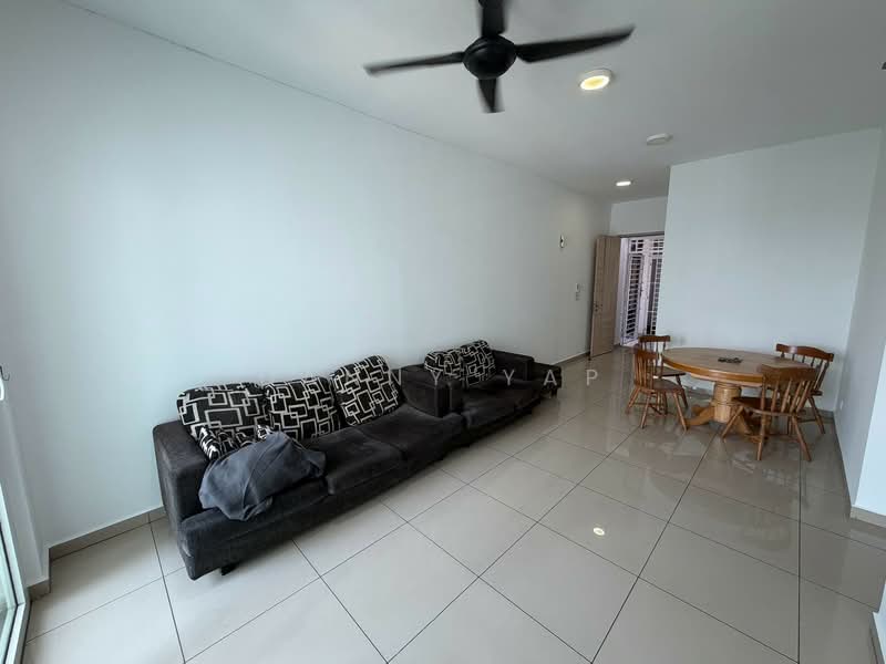 Kediaman Servis untuk Dijual di Seasons Amara Larkin - Danny Yap - Living Room - PropertyGuru.com.my