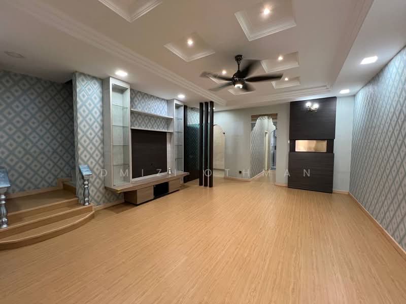 Rumah Teres untuk Dijual di Bandar Puteri Klang (Klang) - Edmizi Othman - Living Room - PropertyGuru.com.my