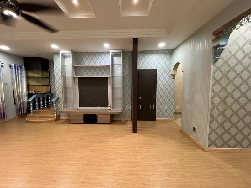 Rumah Teres untuk Dijual di Bandar Puteri Klang (Klang) - Edmizi Othman - Living Room - PropertyGuru.com.my
