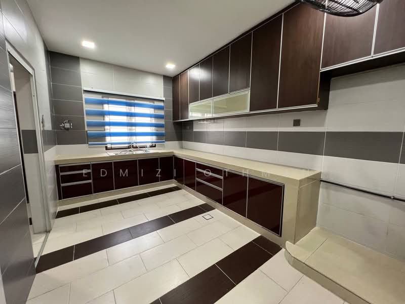 Rumah Teres untuk Dijual di Bandar Puteri Klang (Klang) - Edmizi Othman - Kitchen - PropertyGuru.com.my