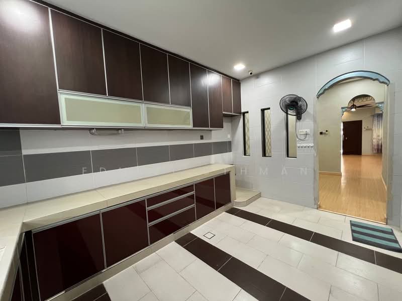 Rumah Teres untuk Dijual di Bandar Puteri Klang (Klang) - Edmizi Othman - Kitchen - PropertyGuru.com.my