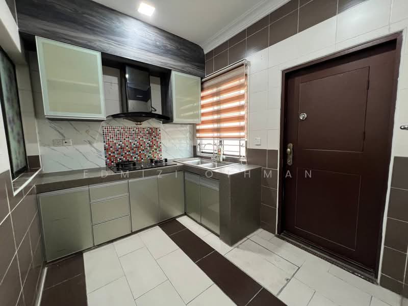 Rumah Teres untuk Dijual di Bandar Puteri Klang (Klang) - Edmizi Othman - Kitchen - PropertyGuru.com.my