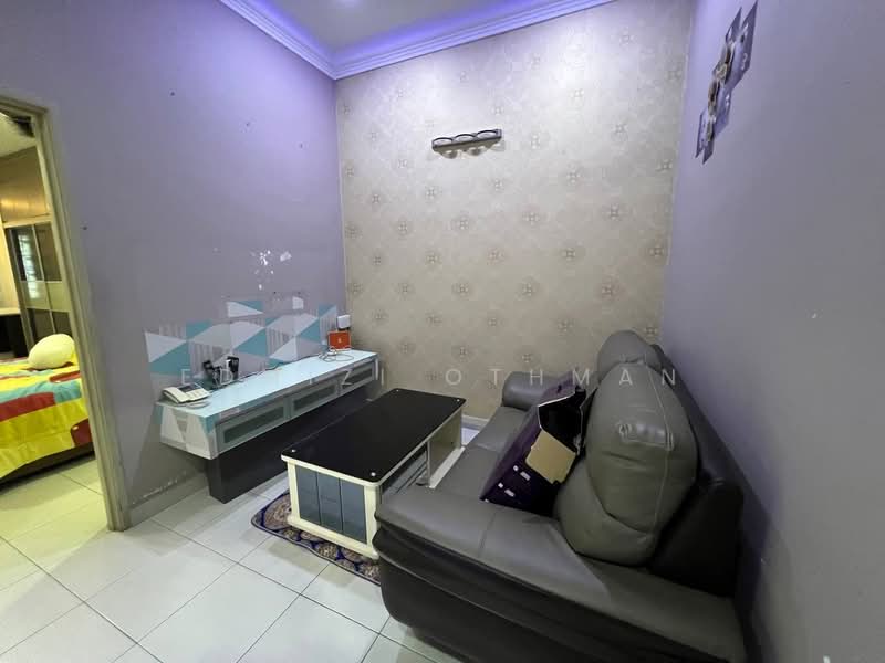 Rumah Teres untuk Dijual di Bandar Puteri Klang (Klang) - Edmizi Othman - Living Room - PropertyGuru.com.my