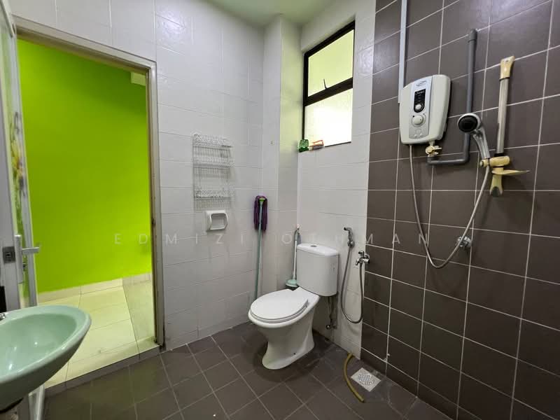 Rumah Teres untuk Dijual di Bandar Puteri Klang (Klang) - Edmizi Othman - Bathroom - PropertyGuru.com.my